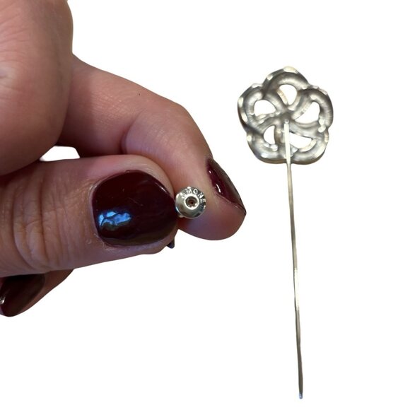 Monet Signed Vintage Hat Scarf Pin Flower Silver tone Floral Delicate NWT - Picture 3 of 6